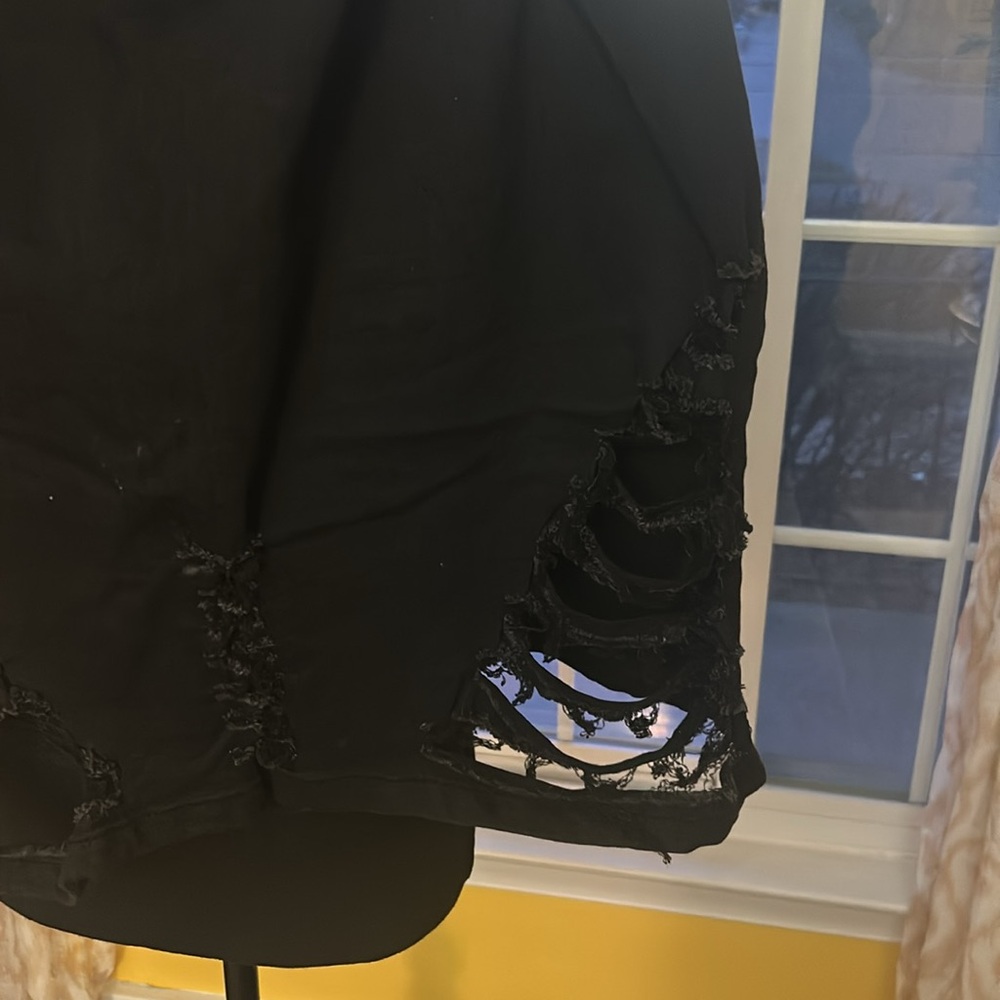 Pretty Little Things Black ripped mini Skirt - Picture 5 of 7